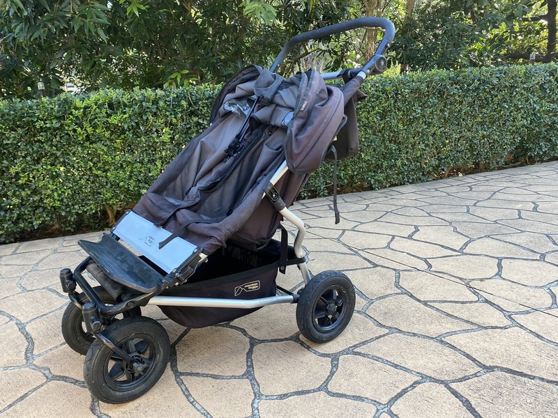 mountain buggy duet 2011