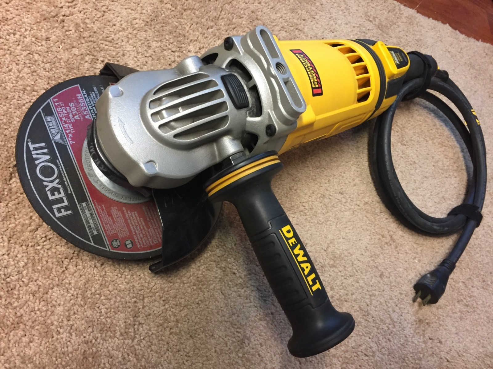 DeWALT DWE4597N 7