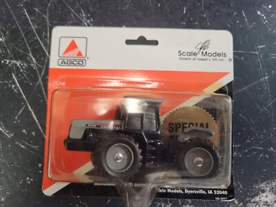 Agcostar 8425 Duals 2003 Farm Show Edition  Scale Models 1/64th HD-0057 Agco