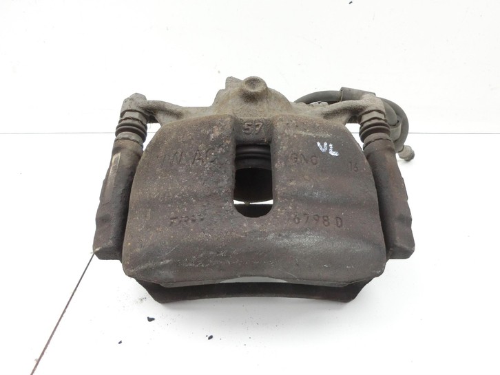 VW Passat 3G 14-19 TFSI 1,8 131KW Bremssattel Bremszange Vorne Links VW Passat 3G 14-19 11.04.2016 8V0615123D gebraucht Bild 2