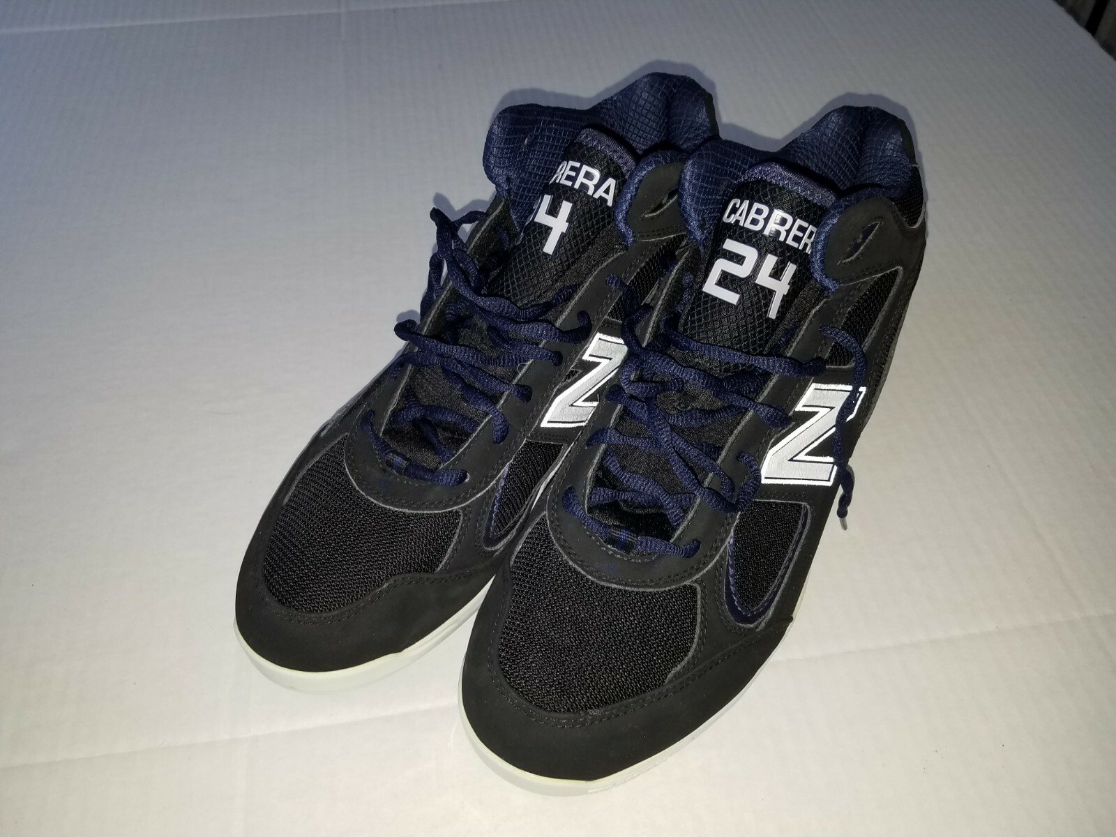 MIGUEL CABRERA Detroit Tigers GAME ISSUED USED CLEATS World Series Champion