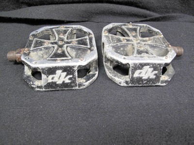 dk iron cross pedals