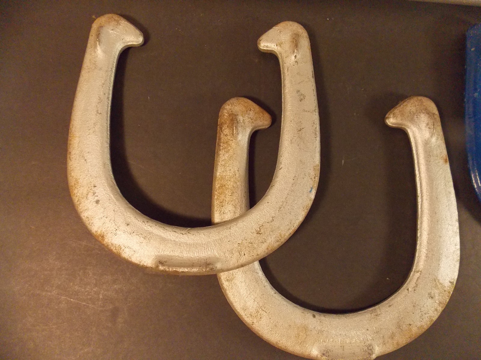 ROYAL St Pierre Worcester MA Set of 4 Royal Vintage Pitching Horse Shoes /Stakes