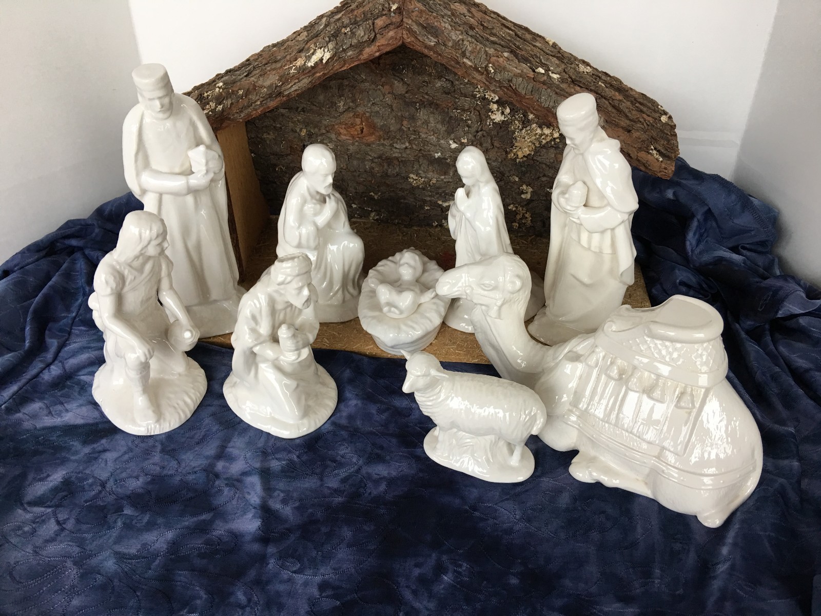 High Gloss White Ceramic 10-Pc Nativity Set New