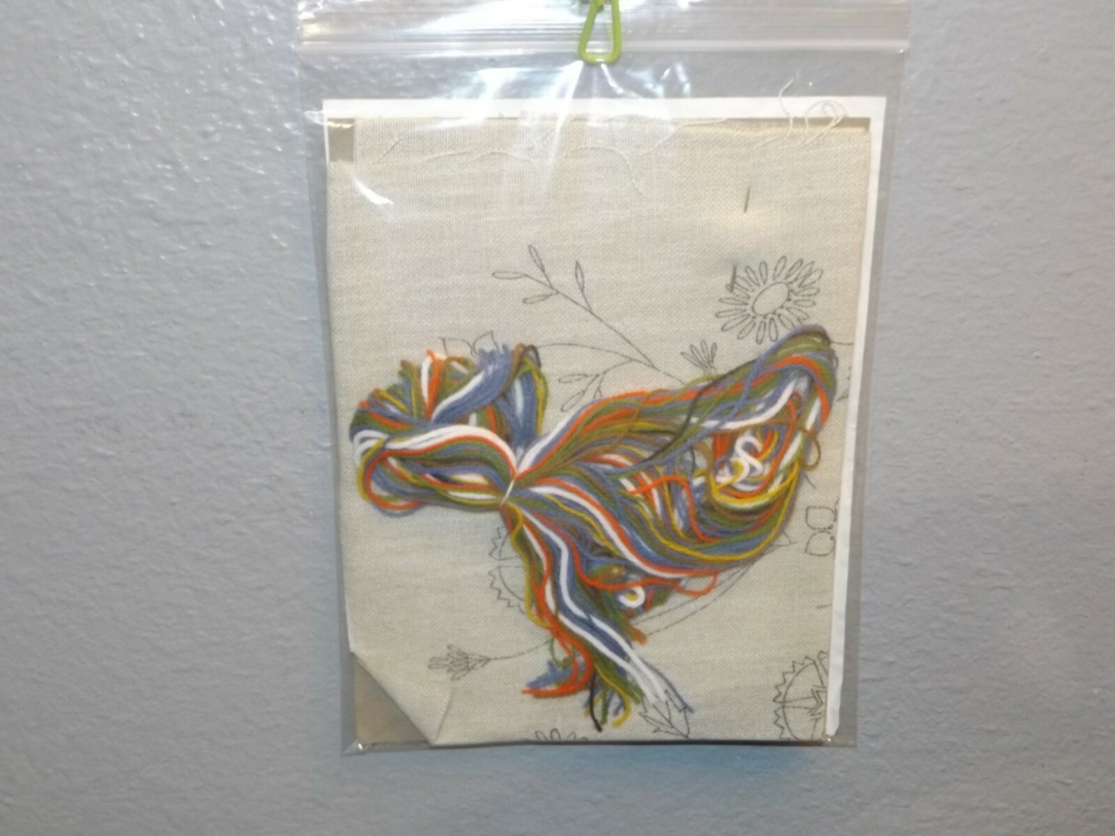 Vintage Creative Stitchery BLUE CORNFLOWERS & WHITE DAISY'S Crewel Pillow Kit