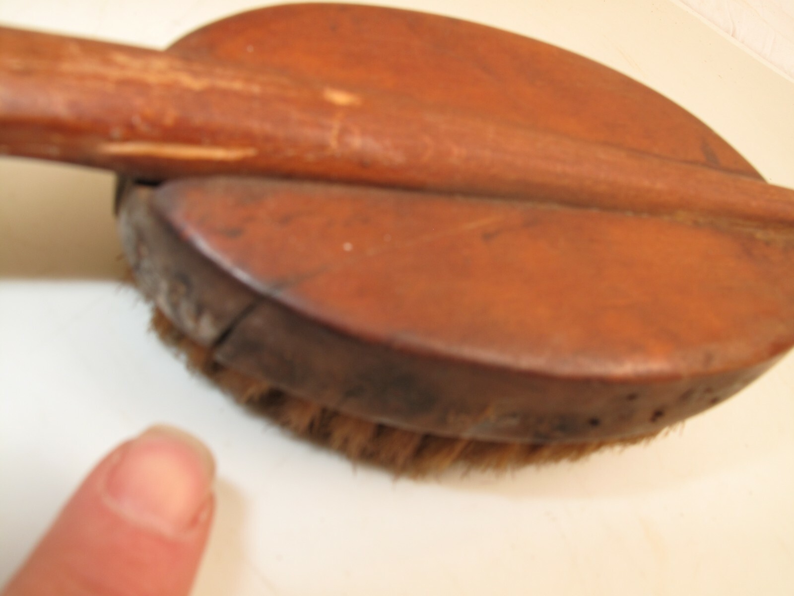 ANTIQUE VICTORIAN HORSEHAIR BRUSH WOODEN HANDLE BATH SCRUB BRUSH PRIMITIVE 1880S