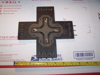 VINTAGE LIONEL TRAIN  RAILROAD TRACKING CROSSING SECTION