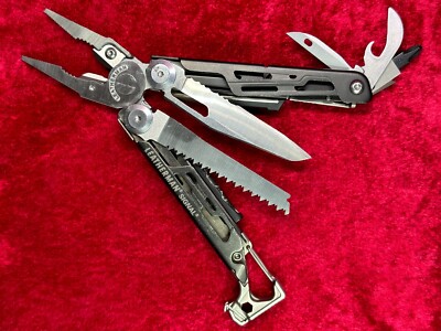 Leatherman Signal Black Stainless Steel 11 Tool Multi-Tool No Sheath 2015 (Z79)