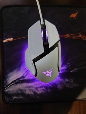 Razer Basilisk V3 Wired Optical Gaming Mouse Chroma White RZ01