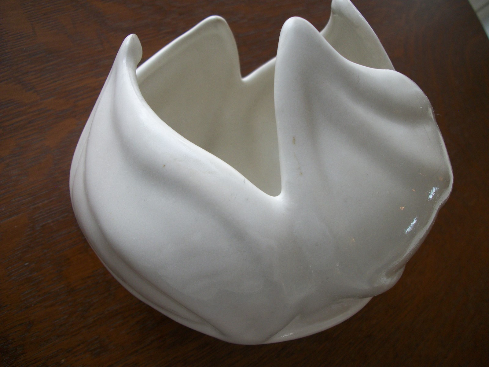 Vitg. Van Briggle Art Pottery Swirl Leaf  Bowl Matte Gray Marked Excellent Cond.