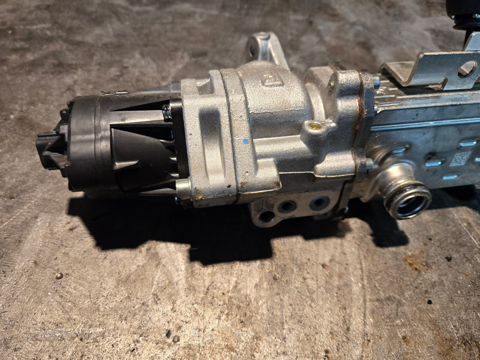 68445601AA 68211310AAA  3.0L ECODIESEL USED EGR COOLER - Picture 7 of 7