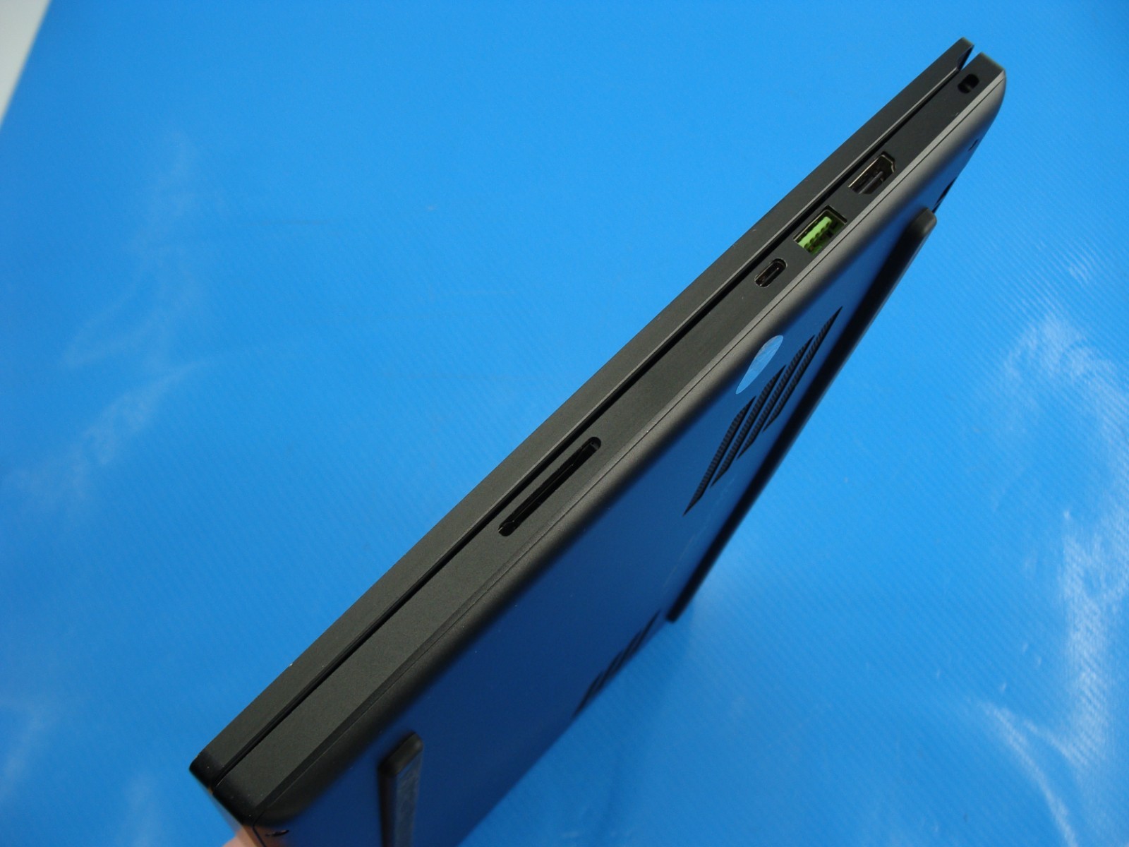 Razer Blade 15 Early RZ09-0330 15.3" 300hz i7-10875H 32GB 512GB RTX 2070 Super - Thumbnail 11
