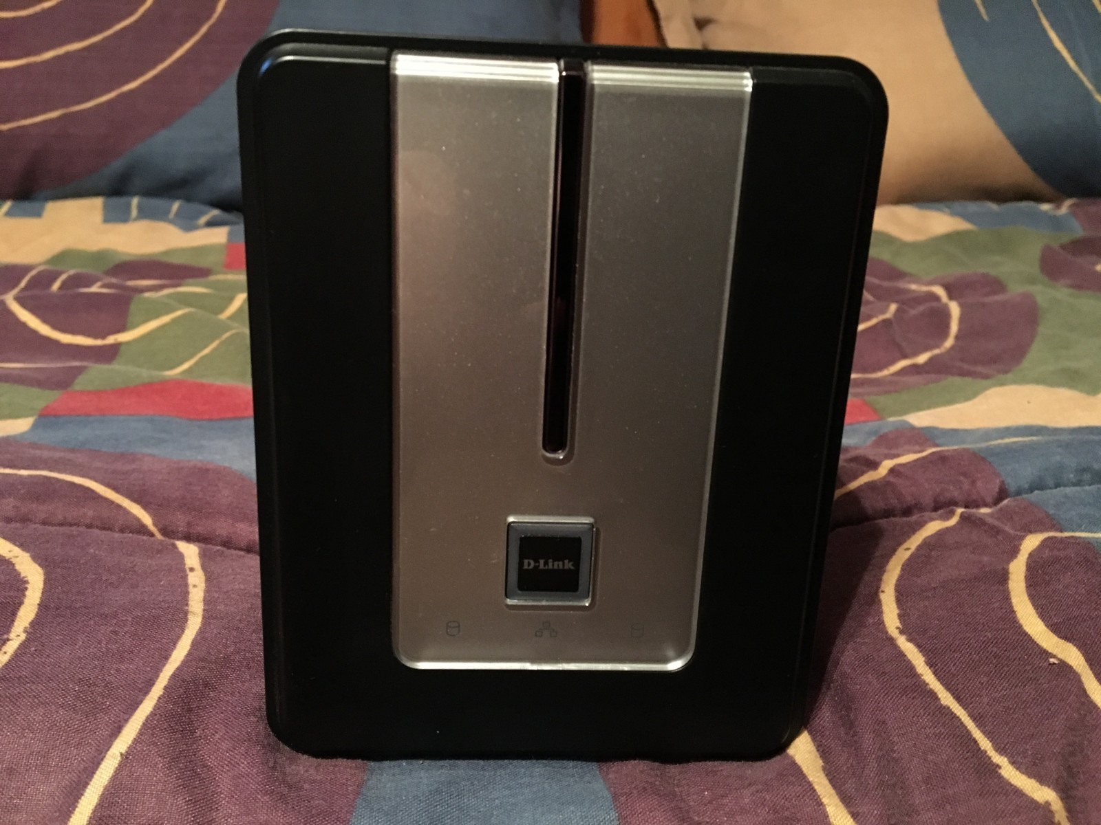 D-Link DNS-323 2-Bay Network Attached Storage 10/100/1000 Gigabit NAS w/o drives