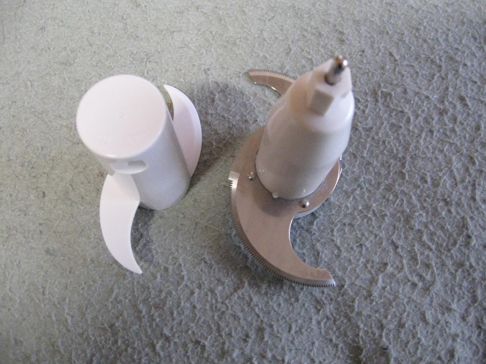 BLACK DECKER FP2500 Food Processor BLADES.. Stainless Chopping and bread