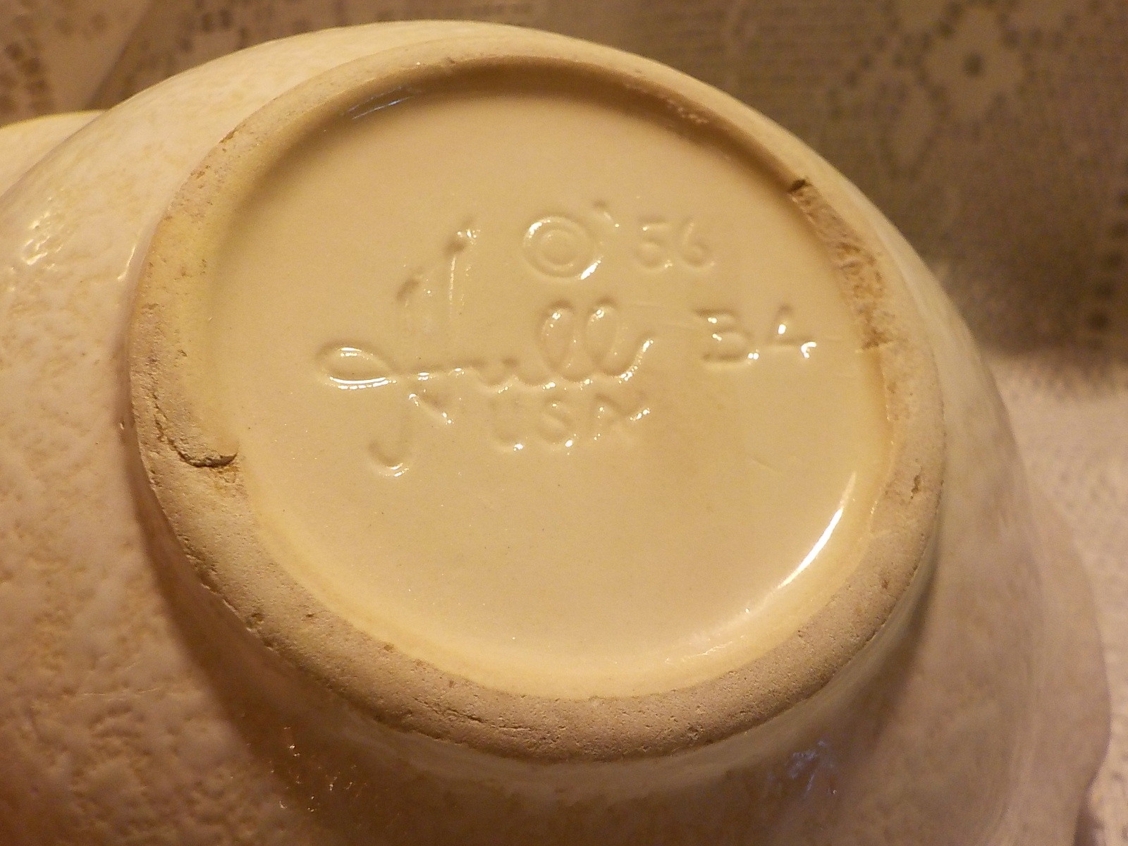 Vintage Hull Pottery Cereal Bowl B4 Ruffled Border Butterflies and flowers Rare