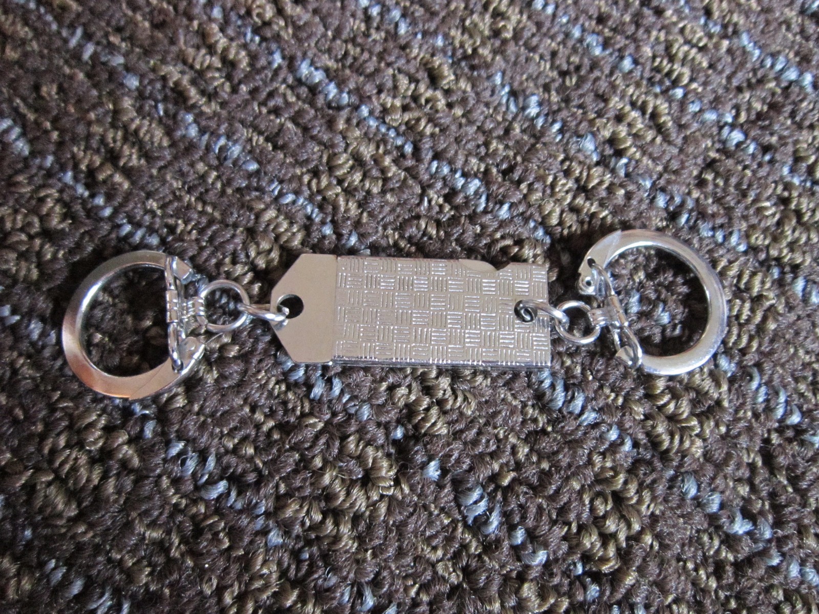 Keychain Windsor Silver Color Pull Apart Key Ring Possible Vintage FREE SHIP
