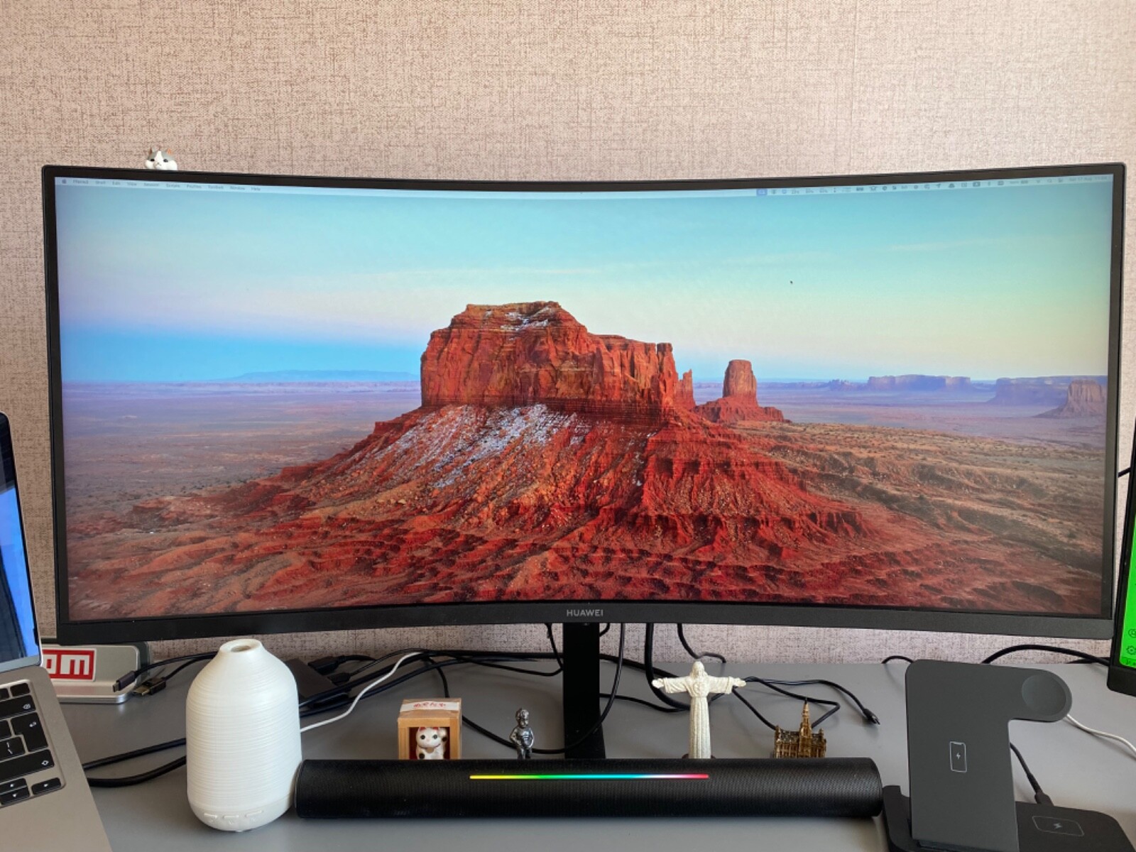 HUAWEI 165Hz 34インチ ウルトラワイド曲面ゲーミングモニター HUAWEI、165Hzのリフレッシュレートと1500Rの曲面ディスプレイ採用の