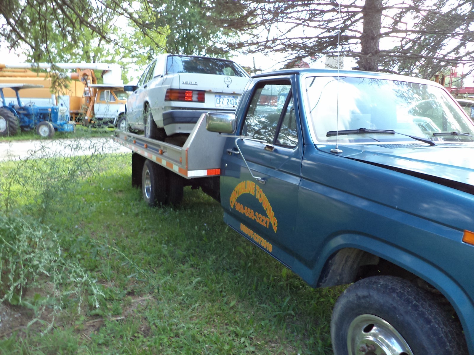 1985 FORD F-350 ROLLBACK WITH REAR CAR LIFT