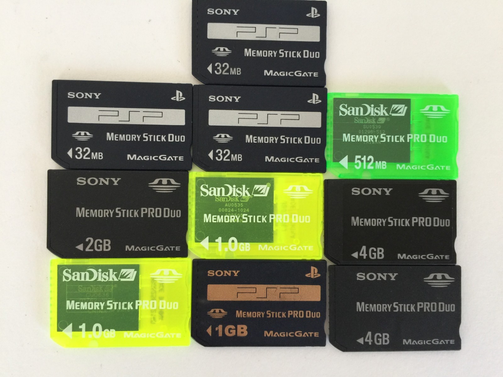 Lot of 10 PSP Memory Sticks (3 32MB, 1 512MB, 3 1GB, 1 2GB, 2 4GB) Free Ship