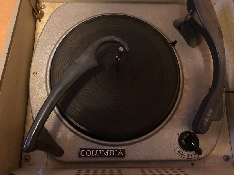 Columbia Suitcase C-1011G Portable Record Player Mid-Century MCM LOOKS AMAZING