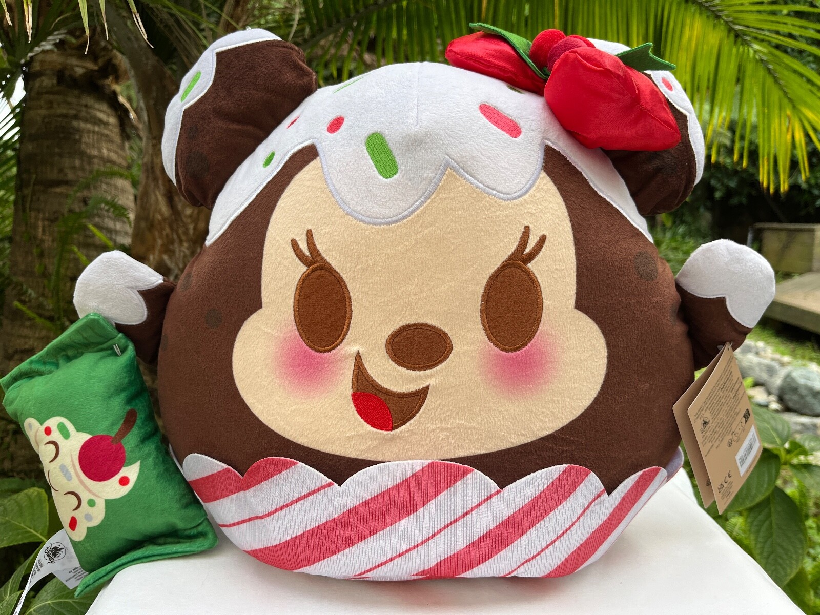 Disney Munchlings Minnie Holiday Toffee Pudding - Seasons Sweetings 15 3/4" NWT