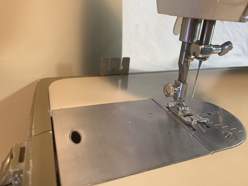 Vintage Portable Singer Sewing Machine 237 Fashion Mate W/ Hard Case Lot