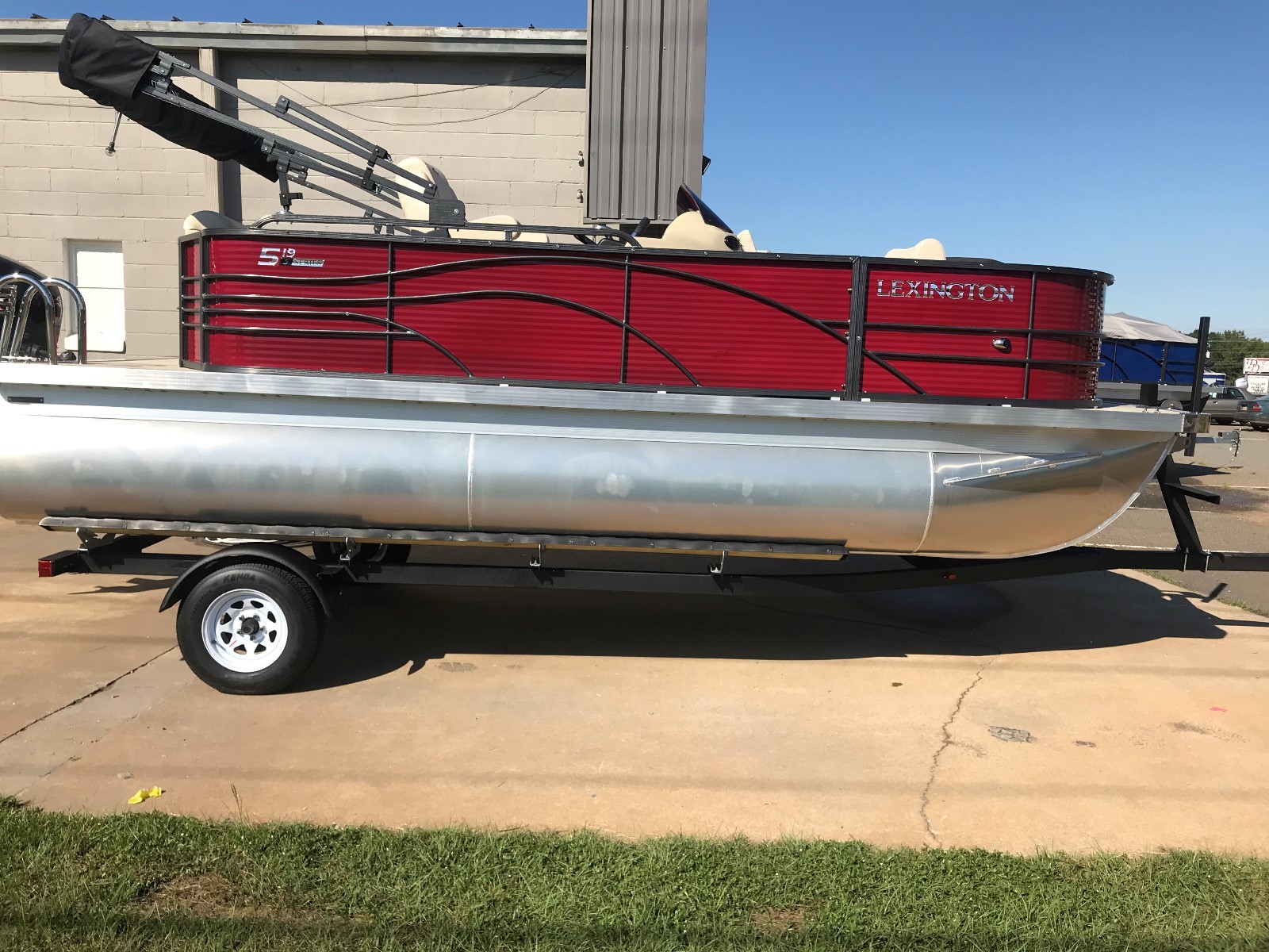 2019 Lexington 519 STOCK# G3576