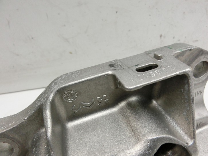 Citroen C4 III 20-24 1,2 74KW Getriebehalter Träger Lager für Getriebe Citroen C4 III 20-24 26.09.2024... Vorschau 2