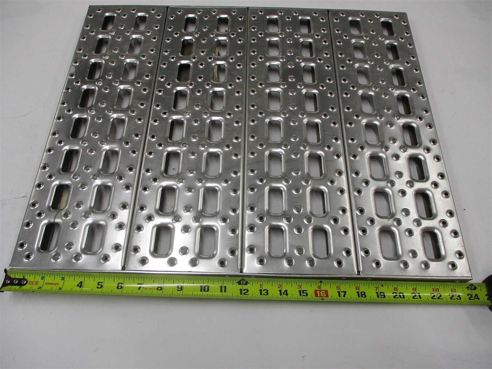 F6HZ-9B141-F FORD STERLING TRUCK ALUMINUM CATWALK PLATFORM STEP 24 x 20 x 1 F6HZ-9B141-F FORD STERLING TRUCK ALUMINUM CATWALK PLATFORM STEP 24 x 20 x 1