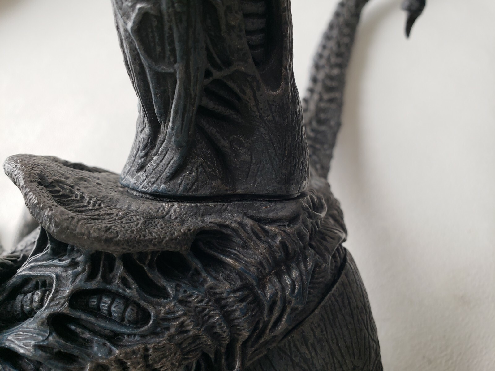 McFarlane Toys 12 inch Grid Alien Figure AVP Aliens vs Predator neca
