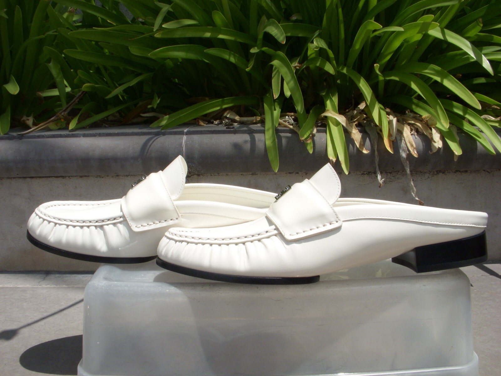 Givenchy 4G Loafer Mule Ivory Leather Silver Tone HW Wmn 37 Givenchy 4G Loafer Mule Ivory Leather Silver Tone HW Wmn 37