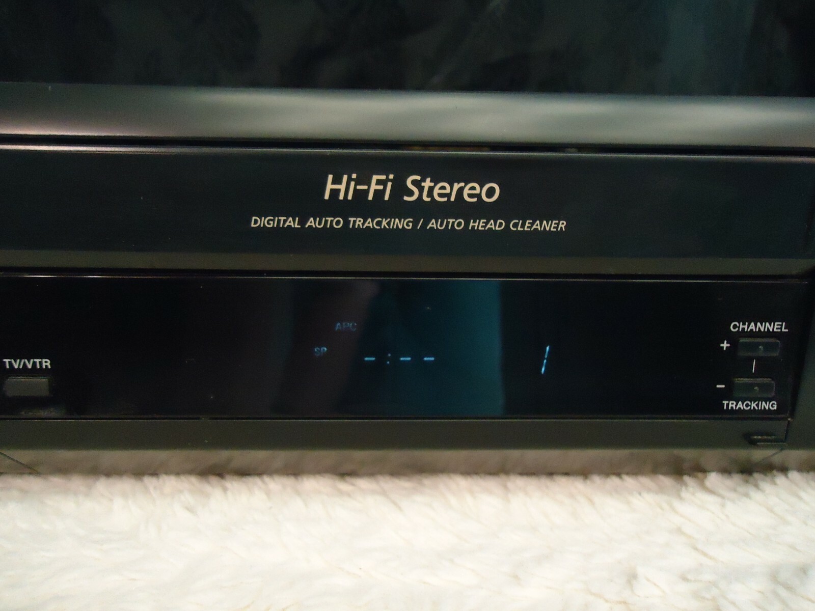 SONY HI-FI STEREO 4 HEAD VCR / AUTO HEAD CLEANER MODEL SLV-775HF ( no remote )