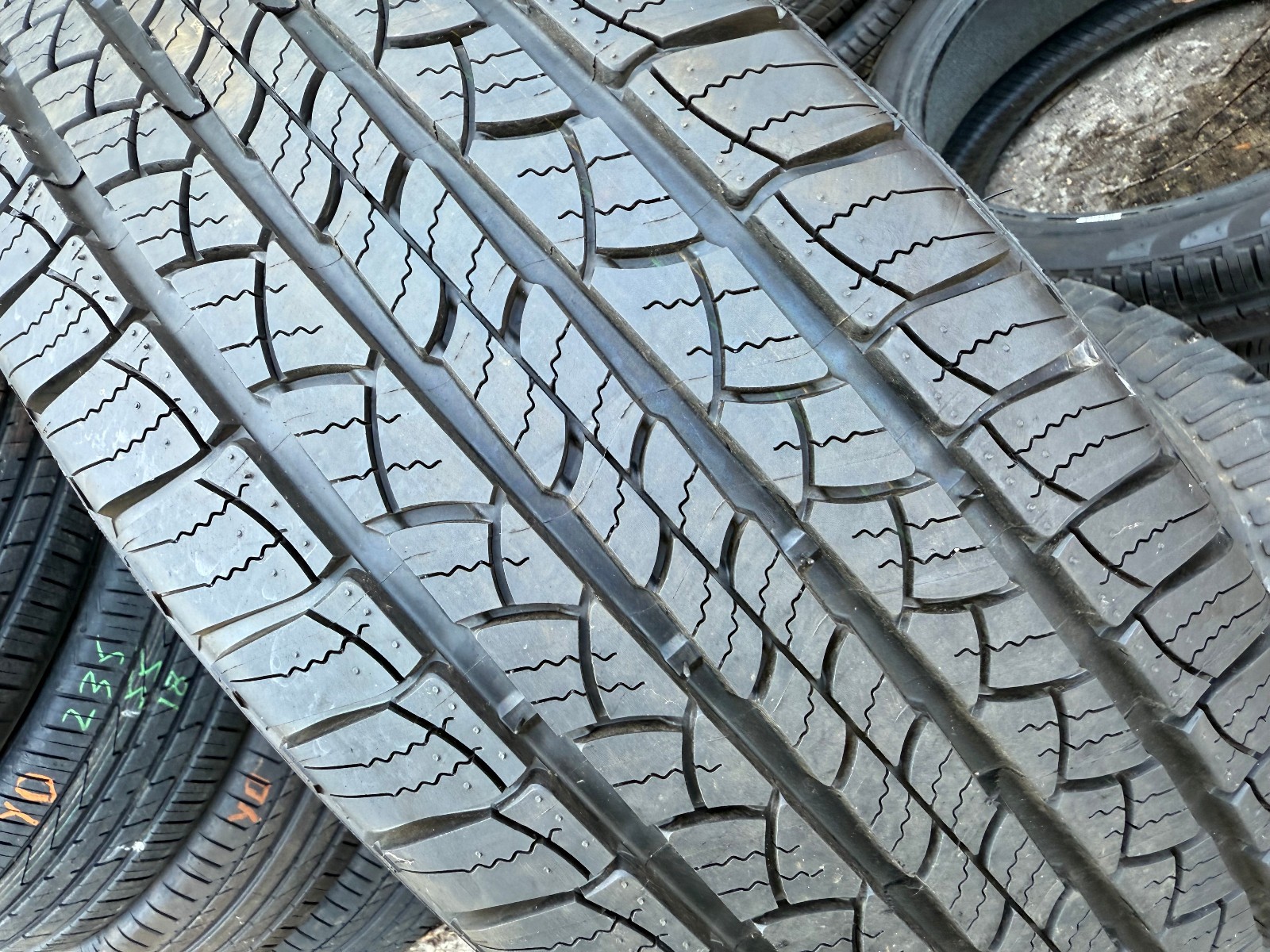 New 265 65 17 Michelin, Latitude Tour, M+S, 110S, x1 Singles (F1_tyres) L1828