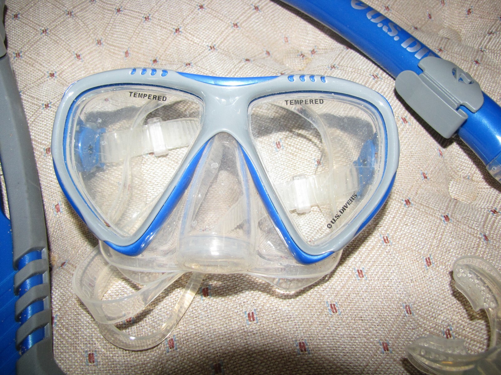 US Divers Scuba Gear Set Flippers Goggles Snorkel In Carrying Bag Med. Adult (S)