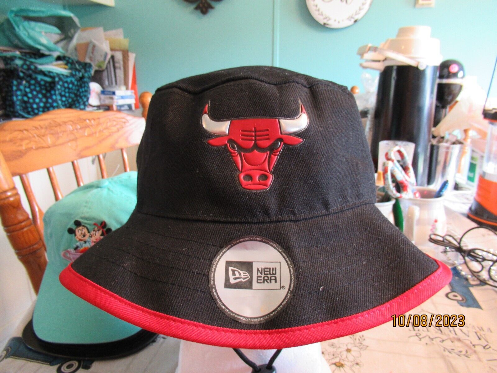 New Era NBA Chicago Bulls Bucket Hat Cap w/ Chin string Jaw New Era NBA Chicago Bulls Bucket Hat Cap w/ Chin string Jaw