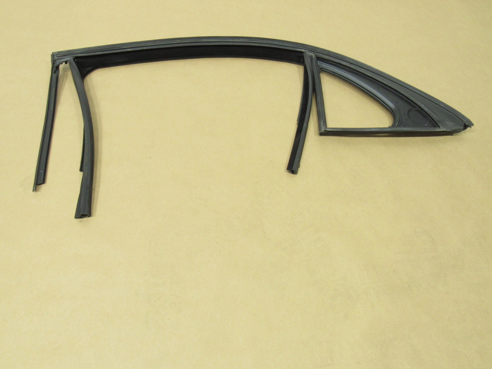 18-20 Mercedes S560 W222 2020 Rear Left Driver Door Window Weather Strip Seal :O