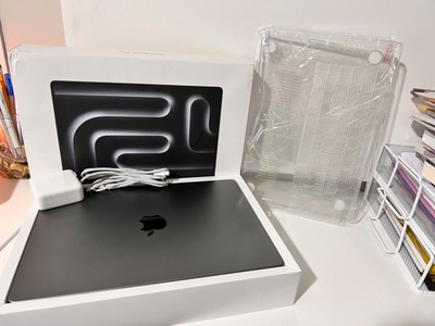 2023 MacBook Pro 14''  M3 16GB RAM 1TB SSD Space Gray w/ AppleCare Oct 26, bundle