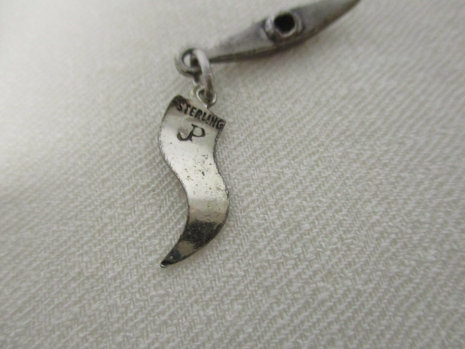 VINTAGE JP STERLING SILVER ALASKA BANNER with KAYAK CHARM 3/4