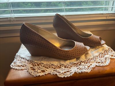 Light Brown Comfort Plus Wedges by Predications Size 9.5 NEW-TAGS ATTACHED