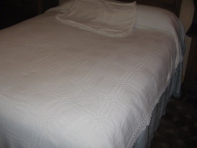 VINTAGE MATELASSE WHITE BEDSPREAD WITH MATCHING SHAM-COTTON & FRINGE- 76