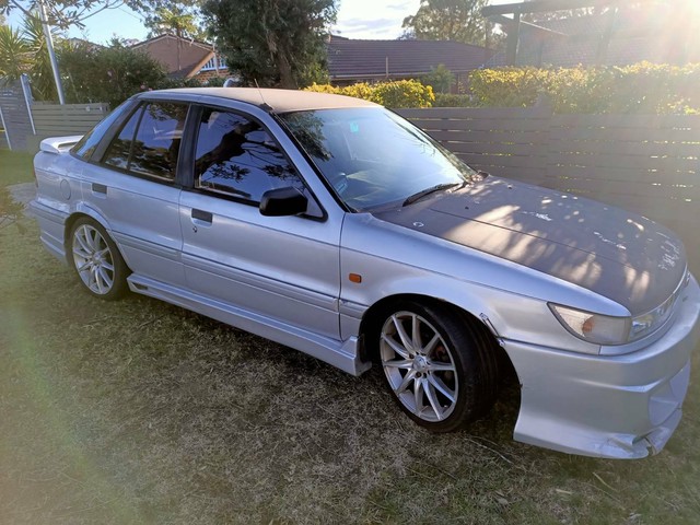 Mitsubishi lancer gl