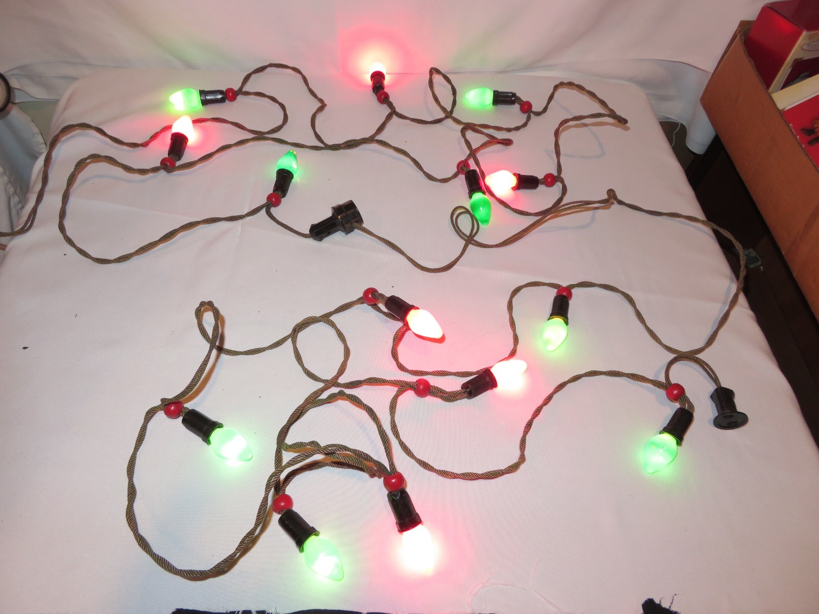 Vintage Christmas Tree Light Cord Strand Cloth Wood Ball Bead (P662)