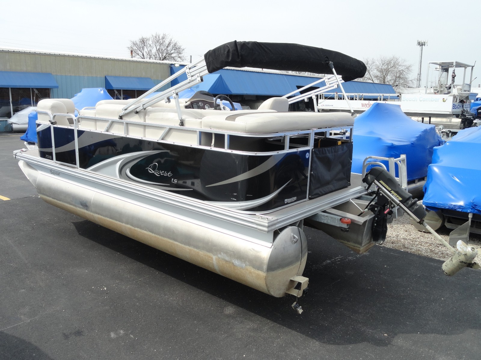 16' Qwest Luxury Pontoon Boat w/ Minn Kota E-Drive Electric Motor