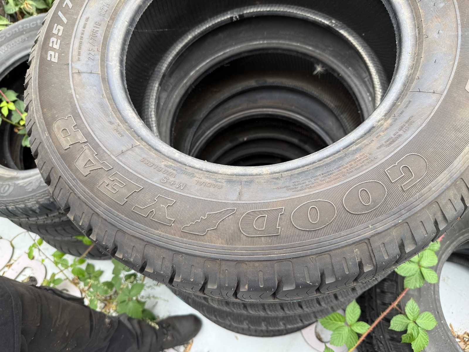 New 225 70 16 Goodyear, Wrangler HP, M+S, 102H, x1 Tyre (F1_tyres) FOD YD178