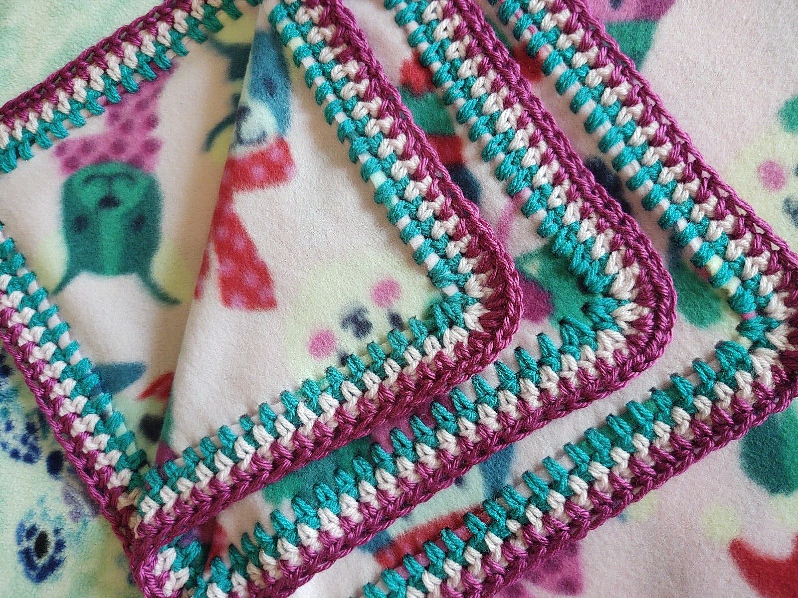 Fleece Baby Blanket w/Crochet Edge  Winter Dogs 30 x 37