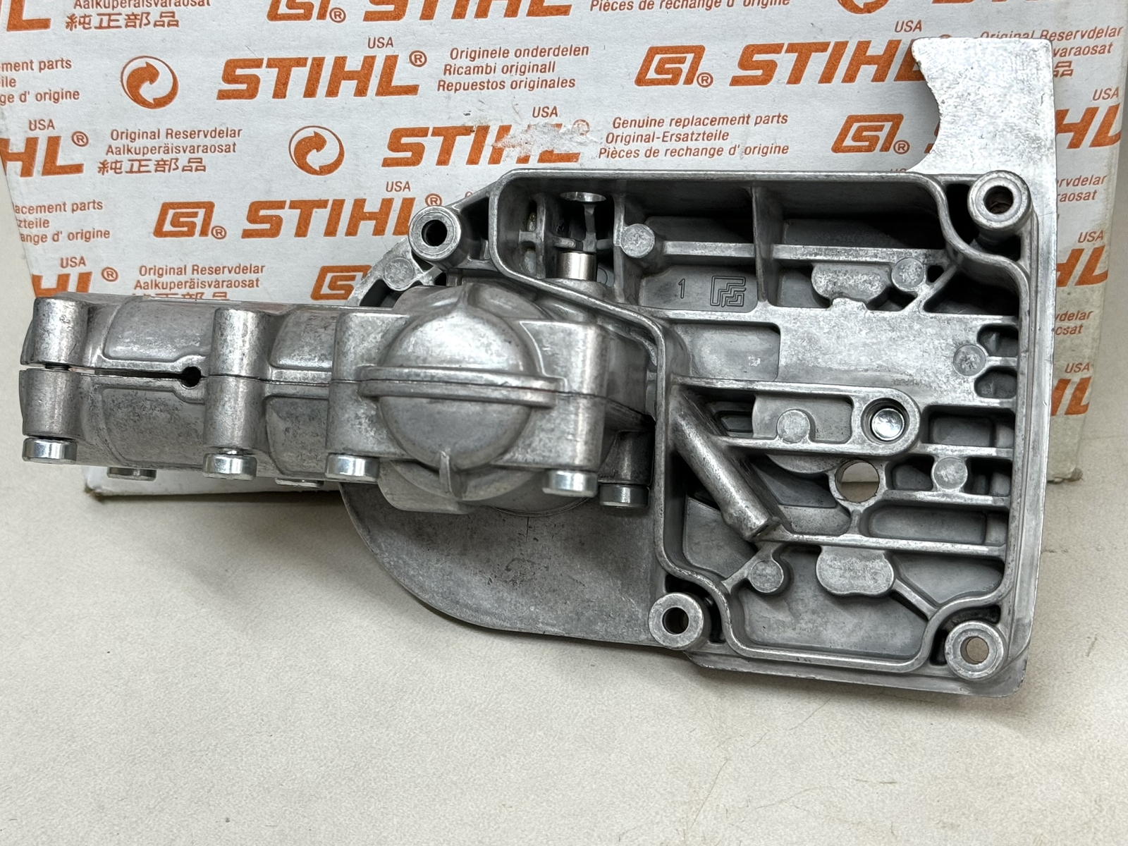 STIHL OEM GEAR HOUSING 4138 641 0301 / 0300 HT75 HT73 HT HT-KM GENUINE 75 73 - Picture 3 of 5