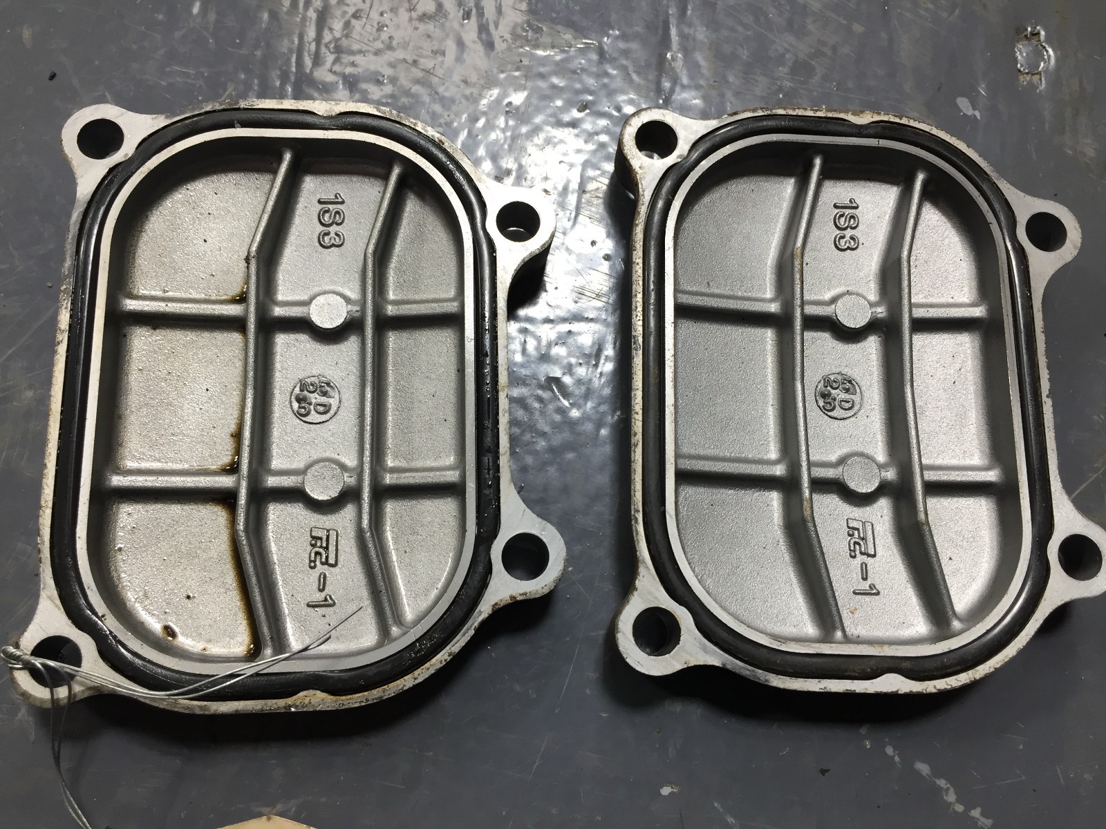 USED OEM YAMAHA GRIZZLY 700 CYLINDER valves HEAD SIDE COVER 2 1S3-11186-00-00
