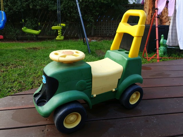 john deere sit and scoot activity tractor trailer