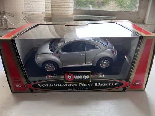 Burago Volkswagen 1/18 シルバー Burago VW Volkswagen New Beetle 1998 Silver1:24 Boxed 15042