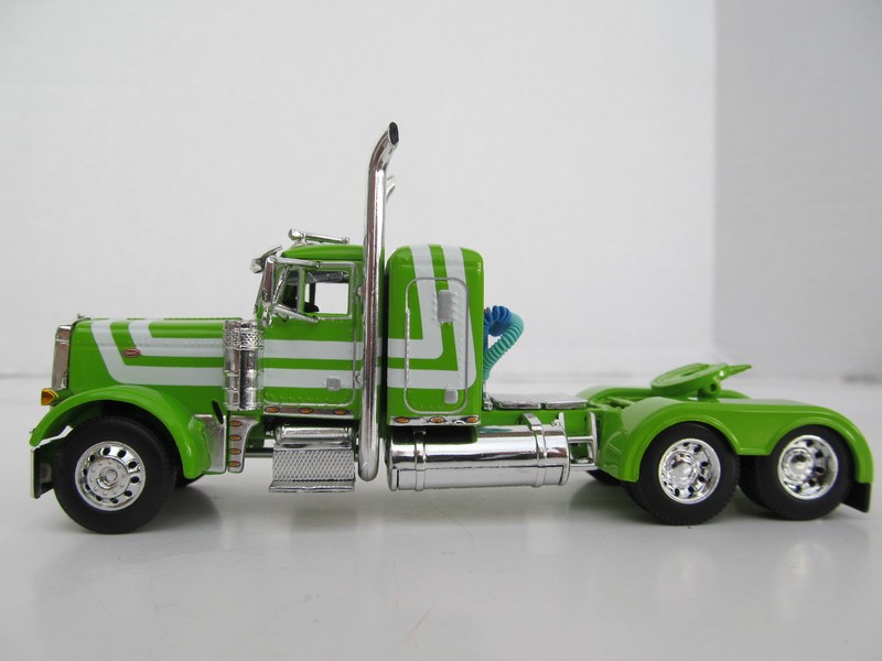 Fenders Dcp 1 64 Scale Peterbilt 379 60 Bunk White Red Top And Stripe